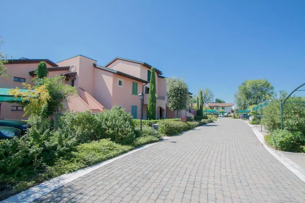 Lugana Resort & Sporting Club Peschiera del Garda 0*,
